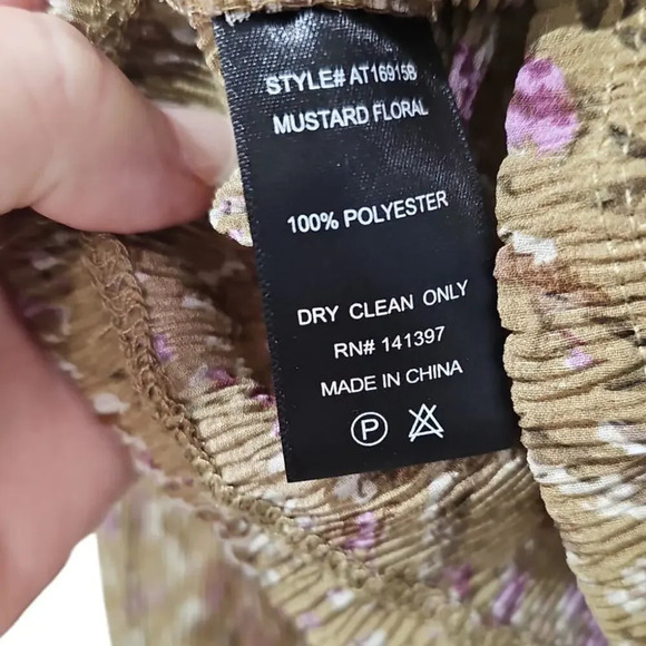 Astr The Label Twist Front Mustard Floral Top Size S - Picture 4 of 7